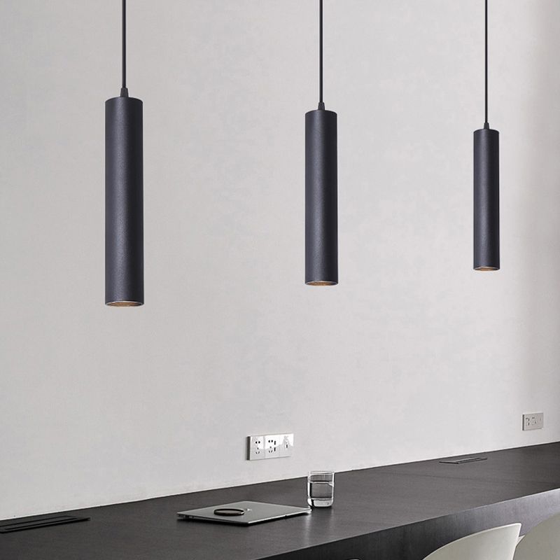 Luminária Pendente Solira Moderna Formato Cilíndrico Preta Linear