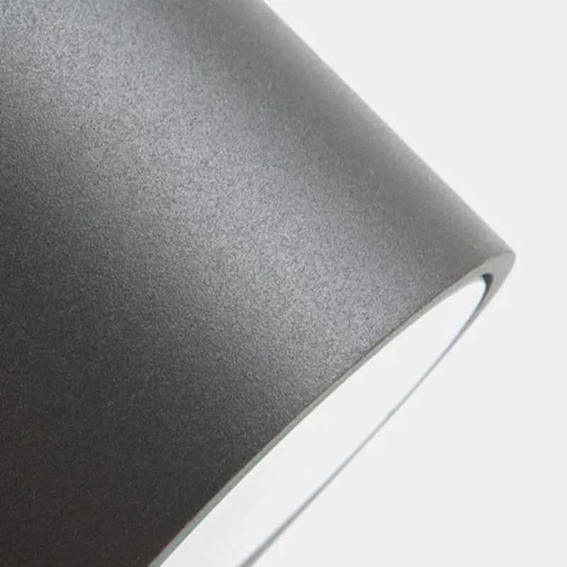Luminária de Parede Externa Quadrada Minimalista Koraq, Preta