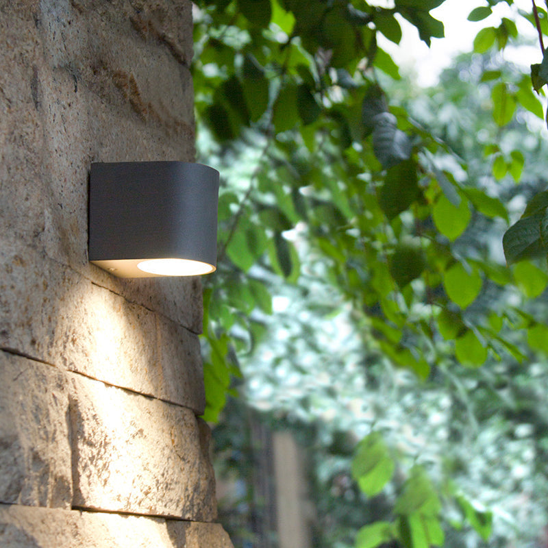 Luminária de Parede Externa Quadrada Minimalista Koraq, Preta