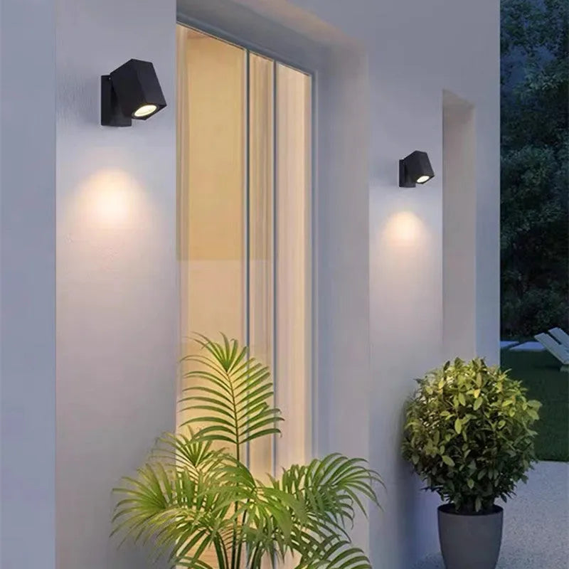 Lyris Arandela Moderna Externa com Foco Rotativo Preta